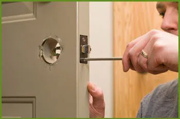 Neighborhood Locksmith Services South Houston, TX 713-470-0747 - 13-lock-replace