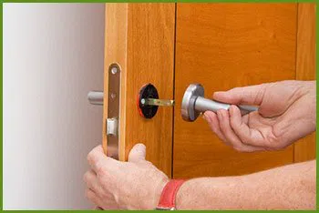 Neighborhood Locksmith Services South Houston, TX 713-470-0747 - 14-install-new-Lock