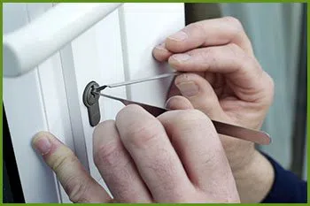 Neighborhood Locksmith Services South Houston, TX 713-470-0747 - 3-cheap-locksmith-near-me