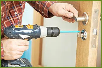 Neighborhood Locksmith Services South Houston, TX 713-470-0747 - 6-lock-installation